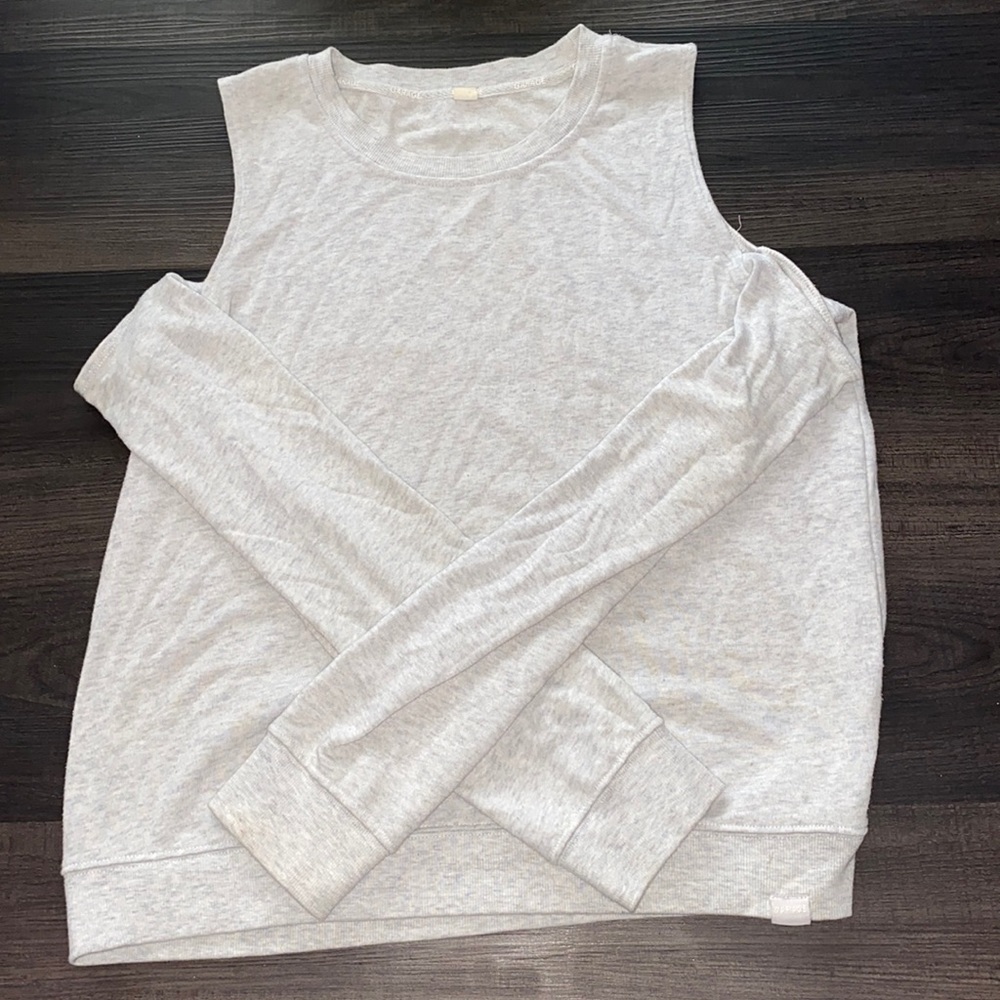Garage no shoulders top